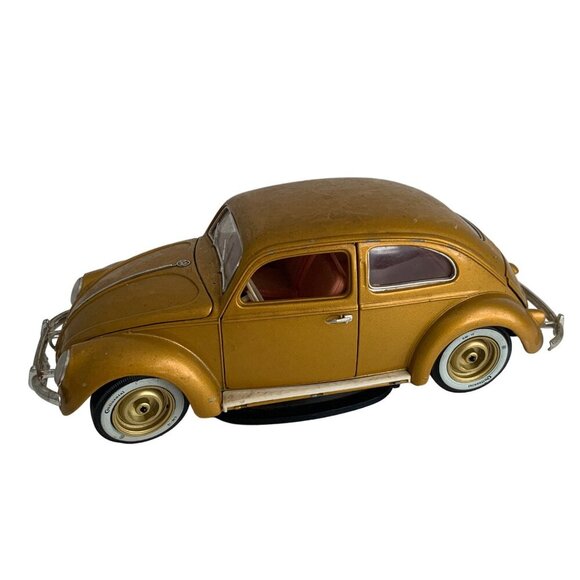 Burago 1955 Gold Volkswagon Beetle Diecast Car with Stand - Picture 6 of 12